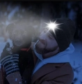 BQ83 CZAPKA Z LATARKĄ LED